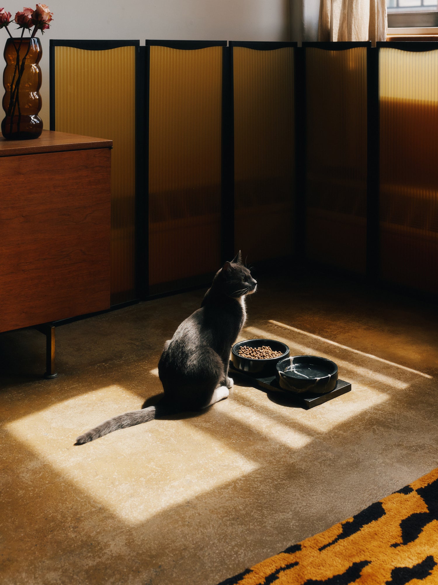 Mila Nero Marquina Bowls